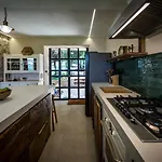 Fig & Oak Villa