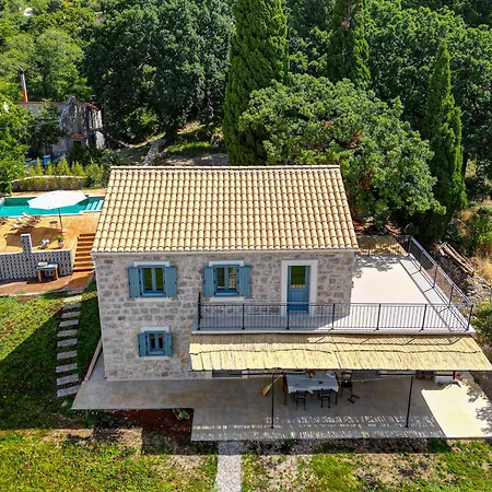 Fig & Oak Vila