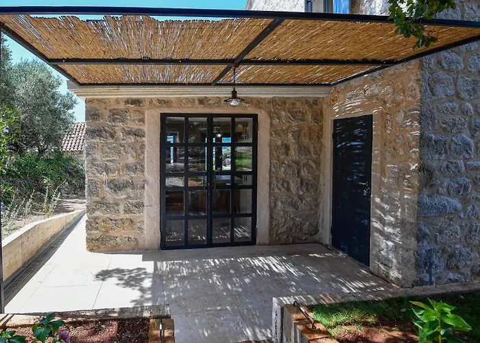 Fig & Oak مْليني